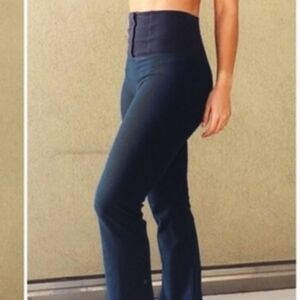Nwt lululemon hook my eye flare pants 6 tall